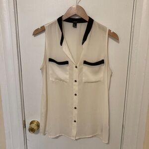 Forever 21 Sleeveless Contrast-Trim Cream Blouse